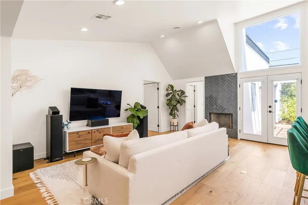 205 Laurel, Arcadia, California 91006 — photo 5
