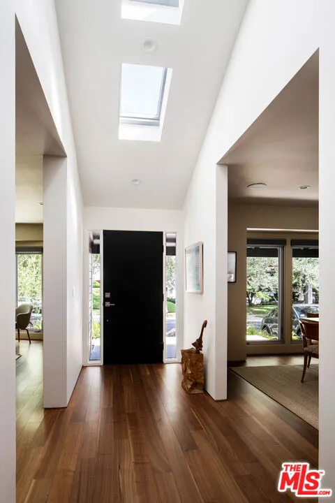 10481 Lindbrook Drive, Los Angeles, California 90024 — photo 4