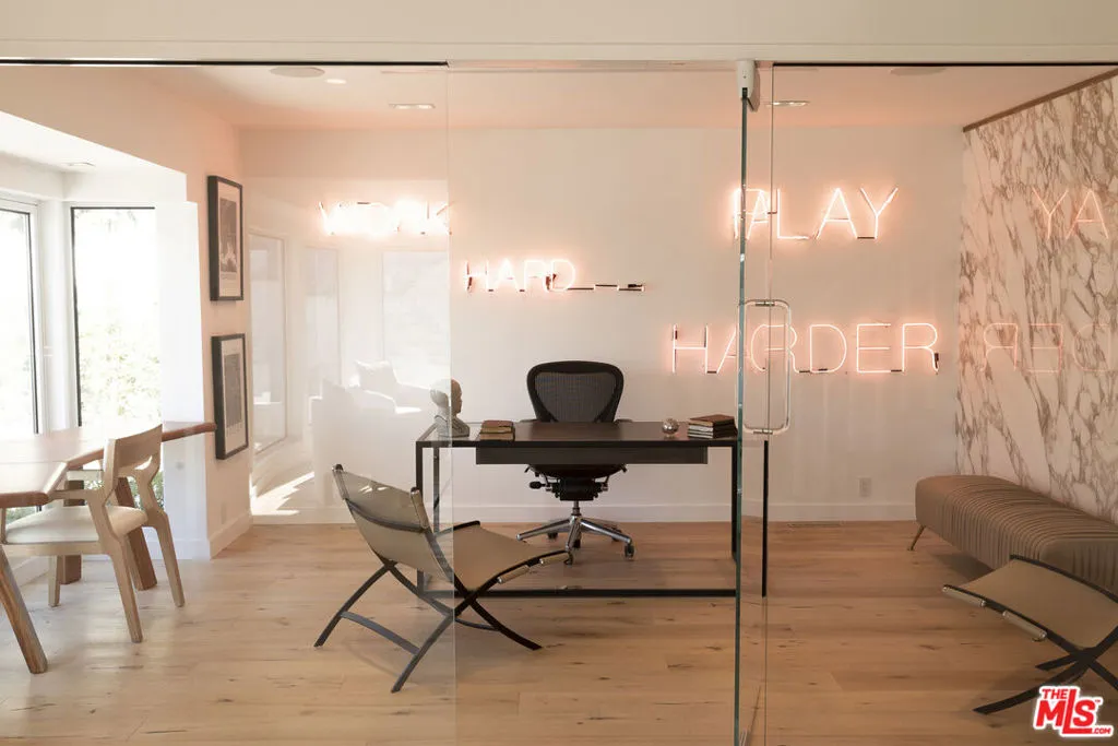 1330 Londonderry Place, Los Angeles, California 90069 — photo 4