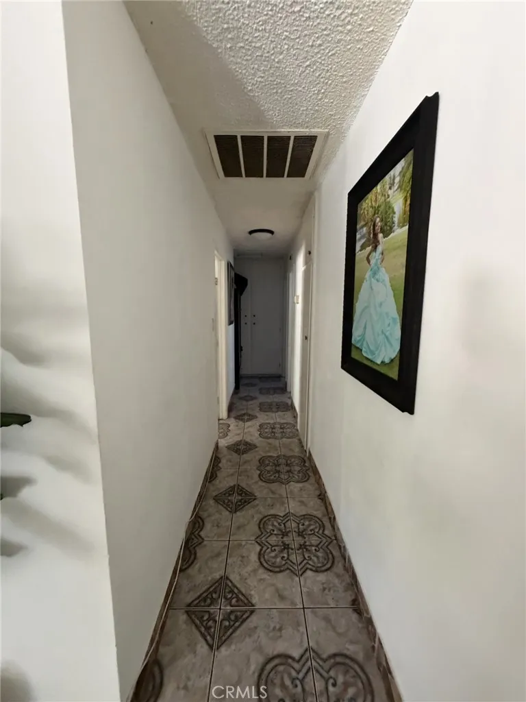 4527 Mcmillan, Lynwood, California 90262 — photo 4