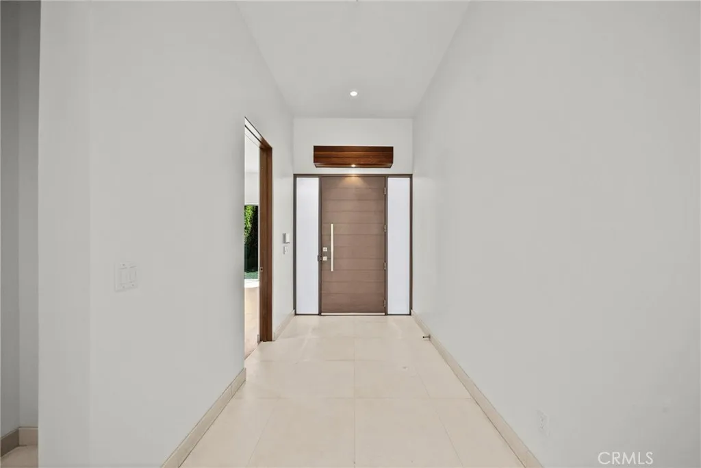 633 N Laurel Avenue, Los Angeles, California 90048 — photo 5