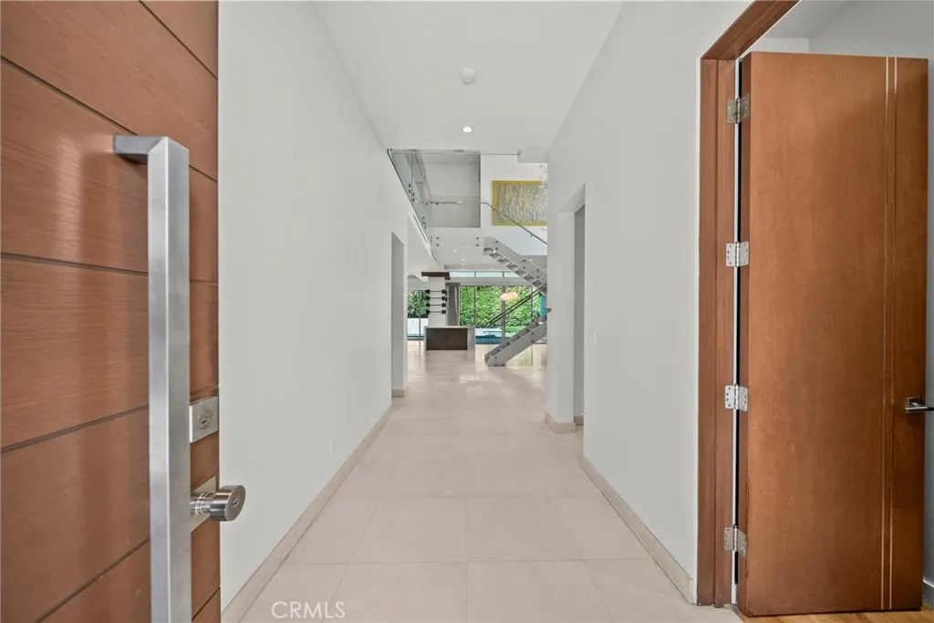 633 N Laurel Avenue, Los Angeles, California 90048 — photo 4