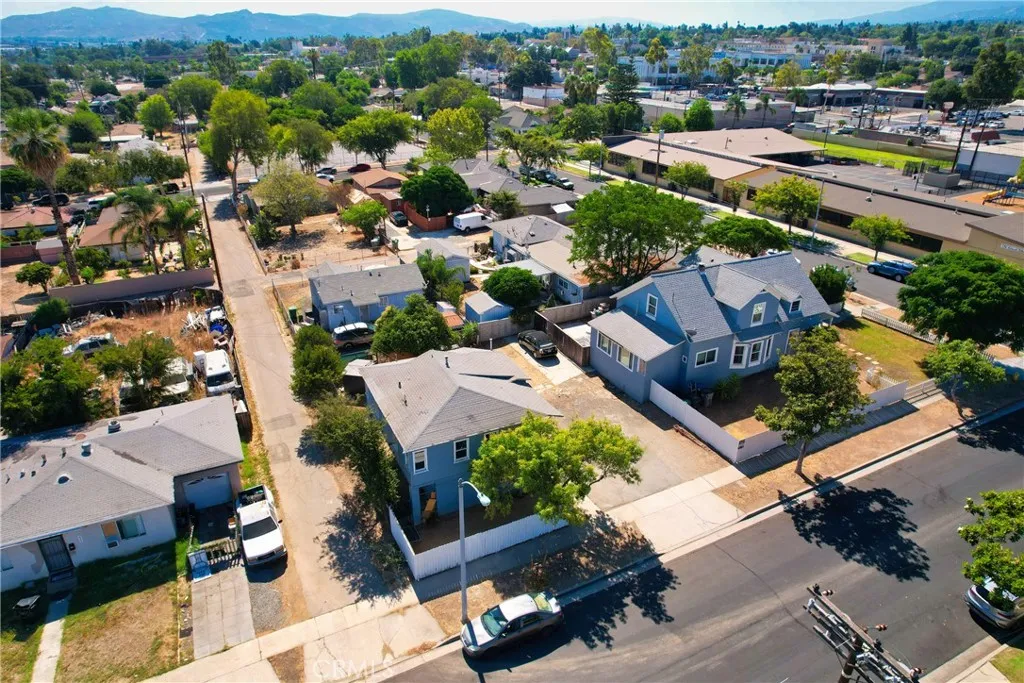 523 W 5th Street, Corona, California 92882 — photo 5