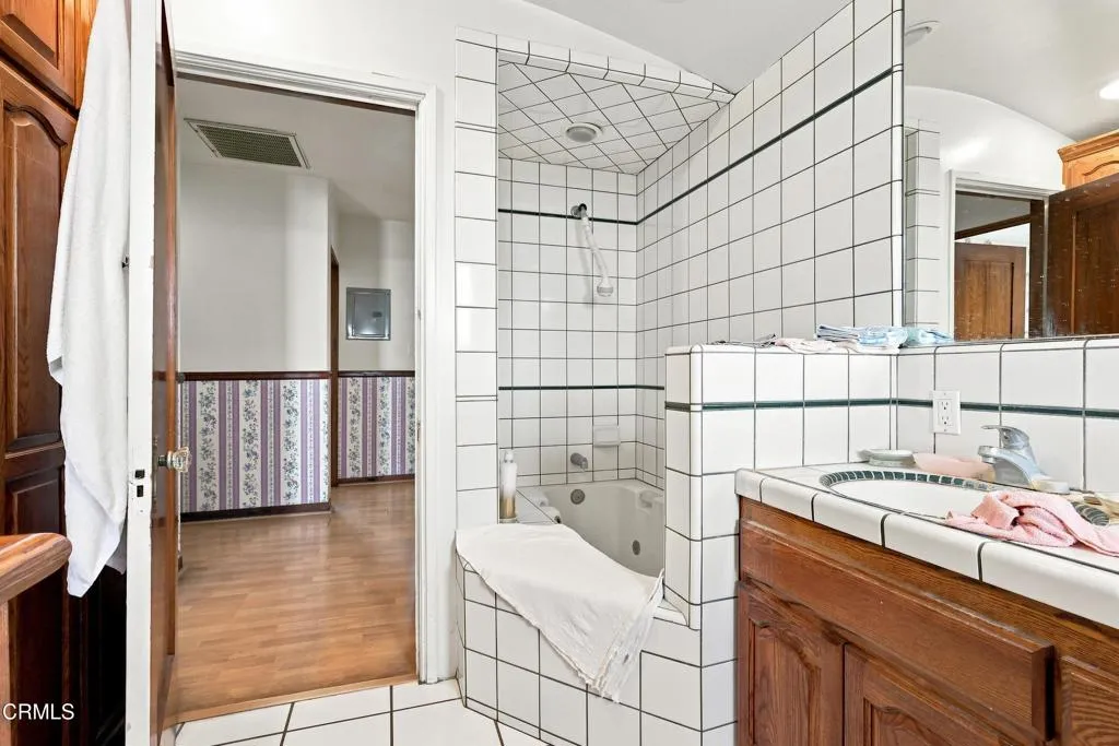 32_5936 encinita ave-original