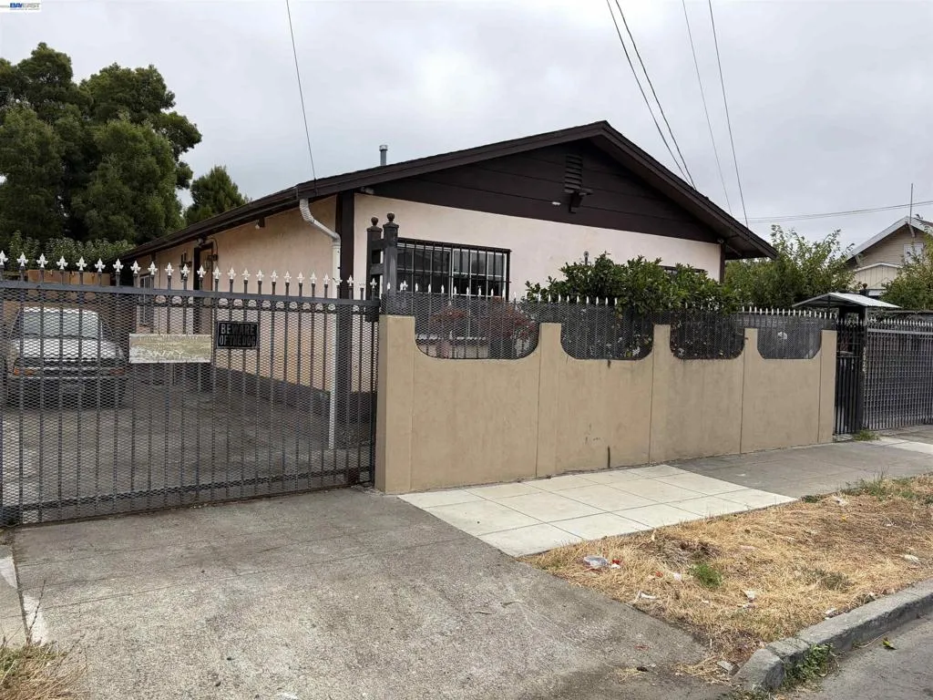 9024 Olive St, Oakland, California 94603 — photo 4