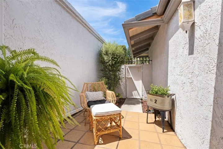 This courtyard is perfect place for a morning coffee.