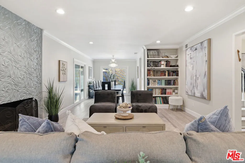 5220 Mary Ellen Avenue, Sherman Oaks, California 91401 — photo 5
