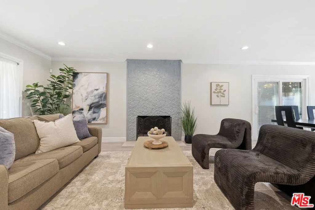5220 Mary Ellen Avenue, Sherman Oaks, California 91401 — photo 4