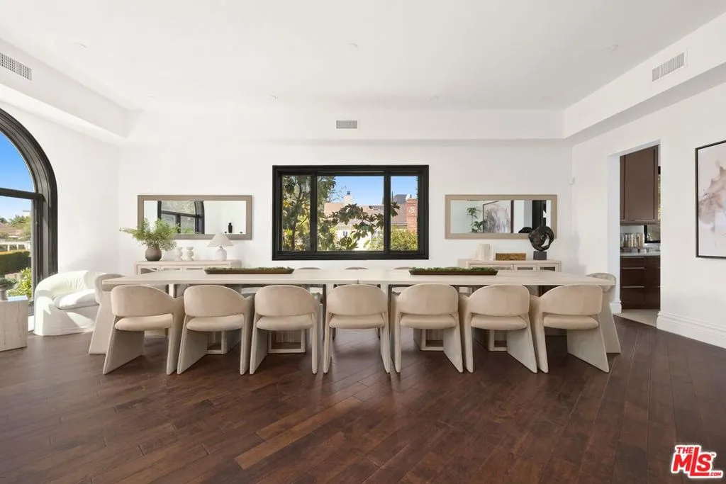 10669 Wellworth Avenue, Los Angeles, California 90024 — photo 5
