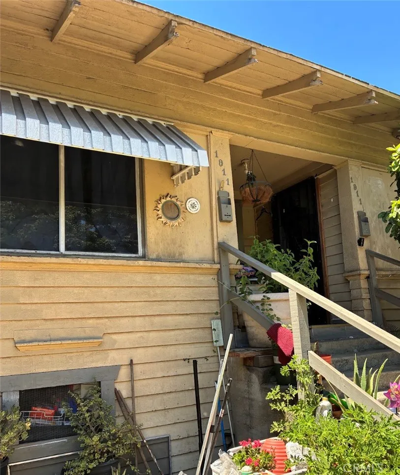 1911 Echo Park