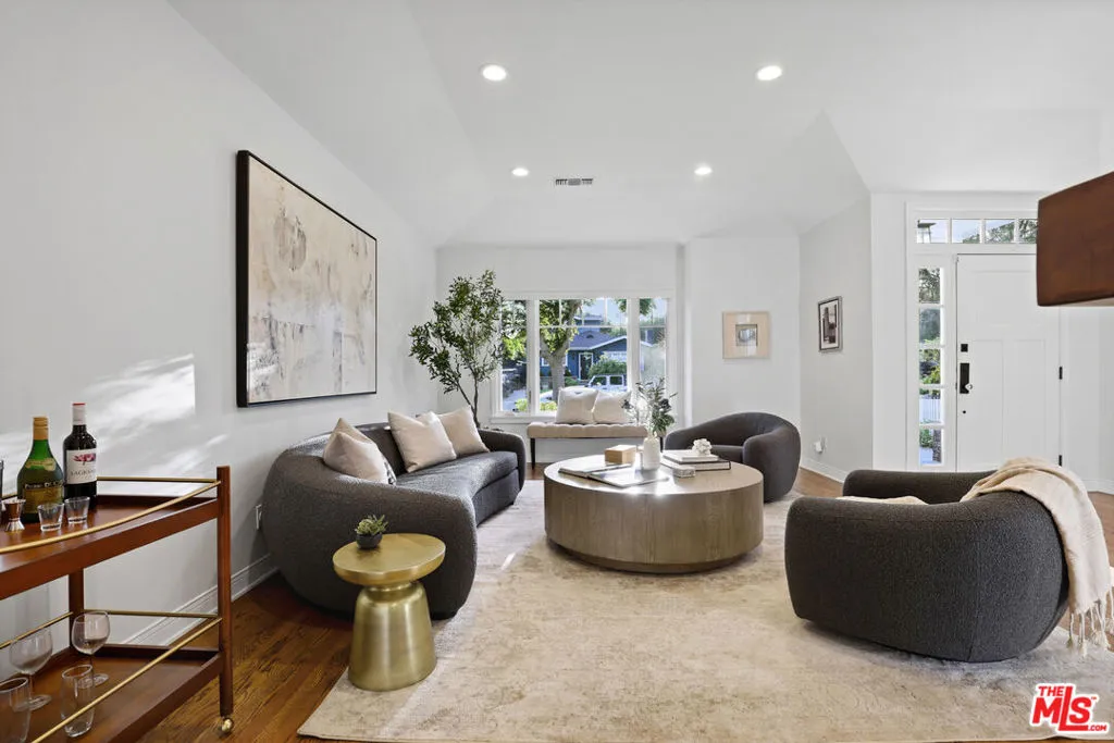 4324 Kraft Avenue, Studio City, California 91604 — photo 5