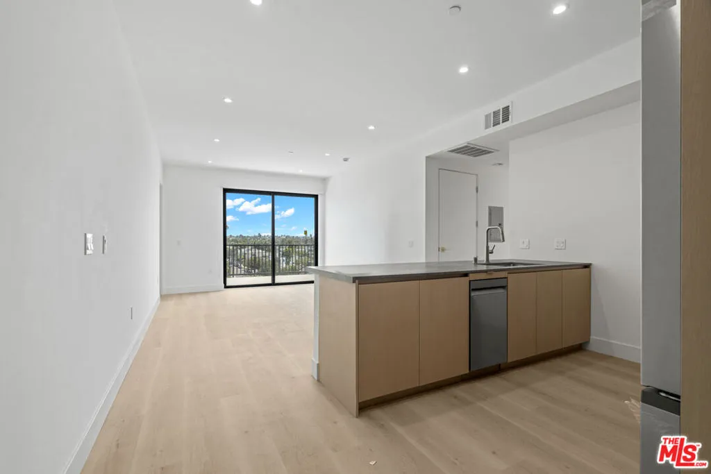 1808 Lincoln Blvd