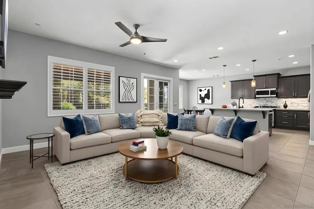 https://zimg.paragon.ice.com/ParagonImages/Property/PA/SDMLS/-533281/29/533/400/a0ff1004f37d5466f570f0a482e258c2/3/bcf5e1e0f9ff8c396531640365dd434d/-533281-27167fc2-fd73-4771-8aa8-a35aad90c955.JPG