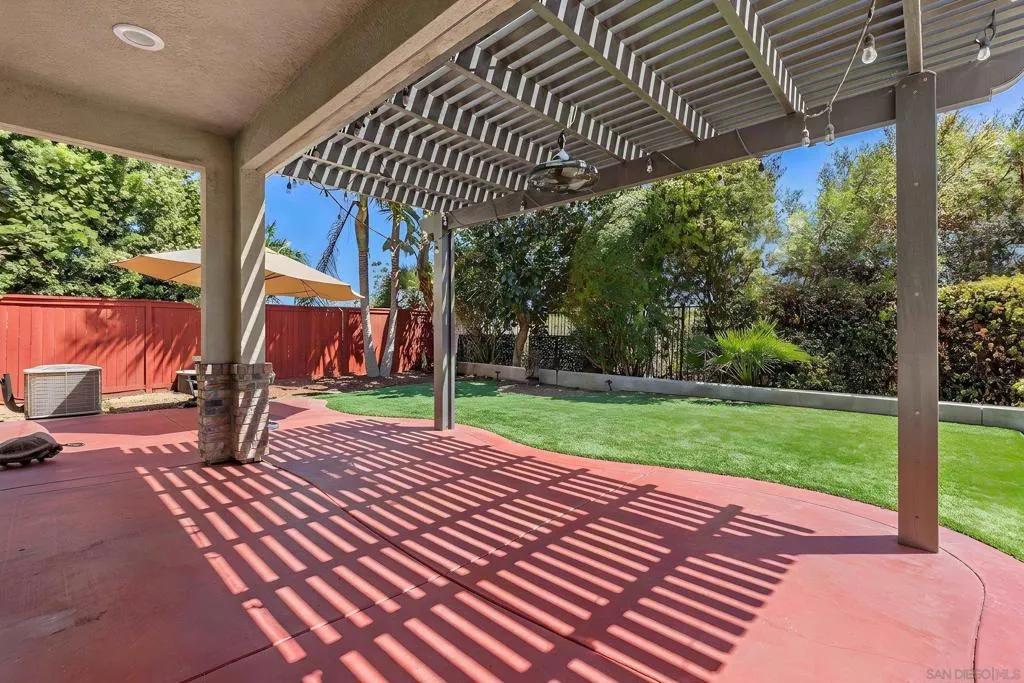 https://zimg.paragon.ice.com/ParagonImages/Property/PA/SDMLS/-533281/47/533/400/1640798d17a9c1f3612c38d79b2f6616/3/bcf5e1e0f9ff8c396531640365dd434d/-533281-5fa20d70-b241-40a8-a1ec-1b01243230ec.JPG