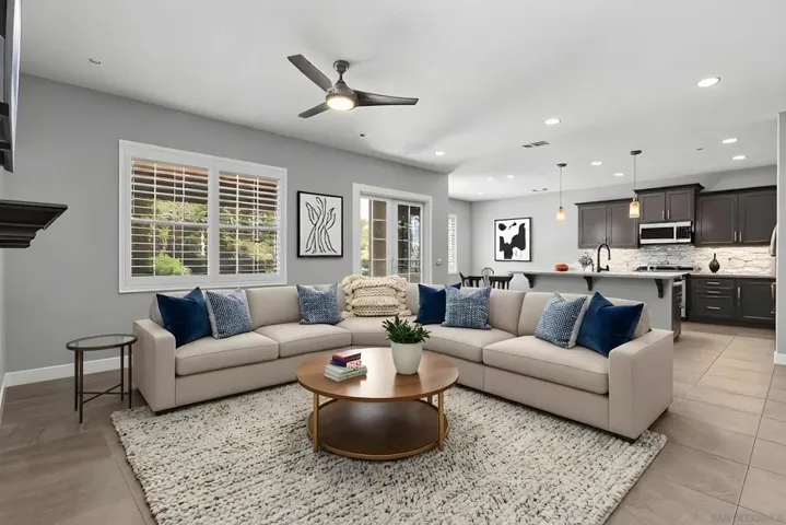 https://zimg.paragon.ice.com/ParagonImages/Property/PA/SDMLS/-533281/29/533/400/a0ff1004f37d5466f570f0a482e258c2/3/bcf5e1e0f9ff8c396531640365dd434d/-533281-27167fc2-fd73-4771-8aa8-a35aad90c955.JPG