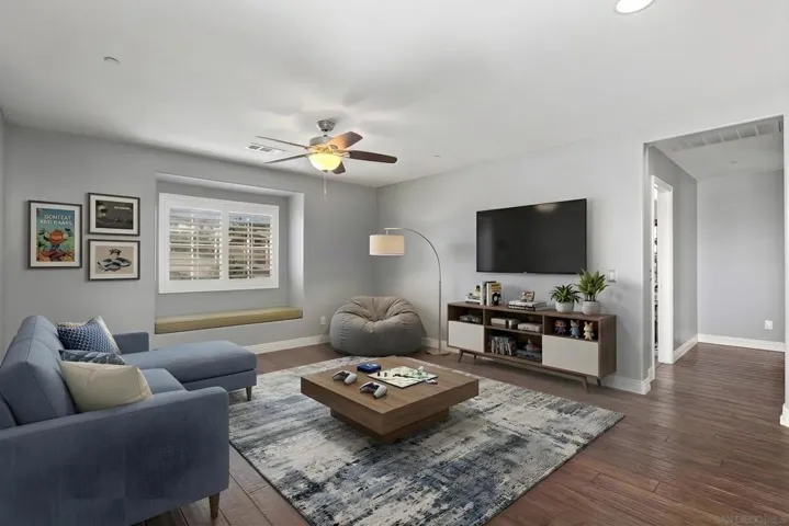 https://zimg.paragon.ice.com/ParagonImages/Property/PA/SDMLS/-533281/38/533/400/fa0676b861856d734cba794fcf601932/3/bcf5e1e0f9ff8c396531640365dd434d/-533281-f9a49c05-0286-49ee-9583-5ec22c607ffe.JPG