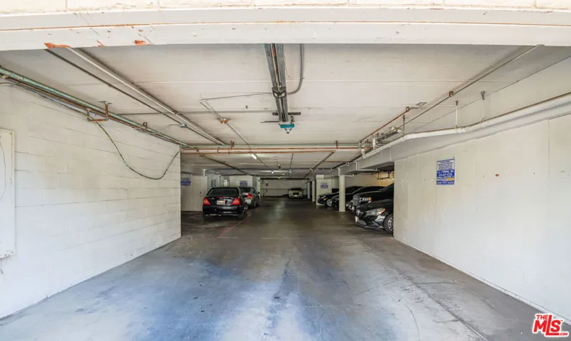 14108 Doty Avenue 31, Hawthorne, California 90250 — photo 4