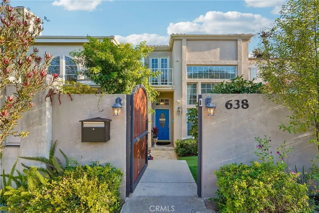 638 Rosecrans Ave