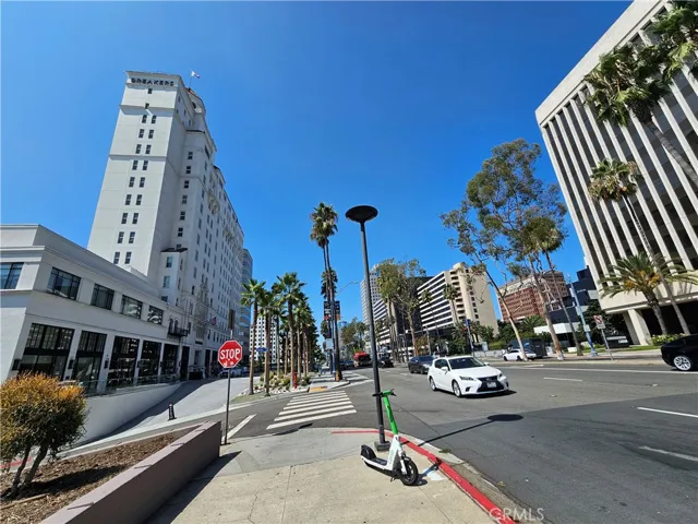 Major Street Ocean Blvd