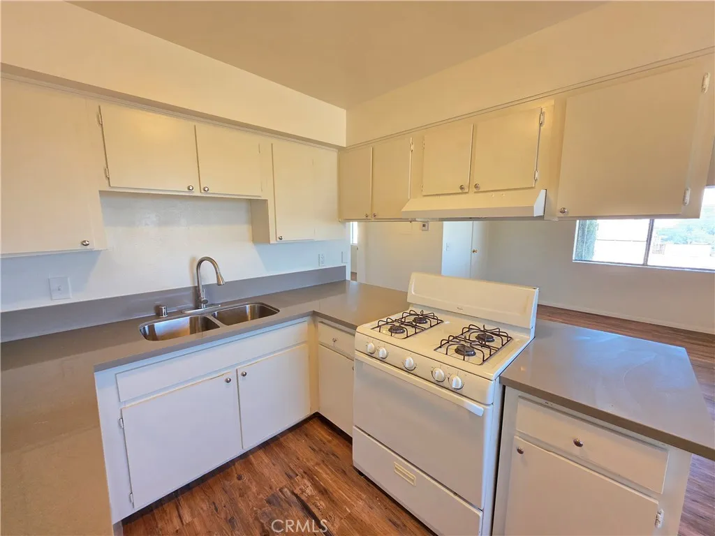 8342 Columbine Avenue C, California City, California 93505 — photo 4