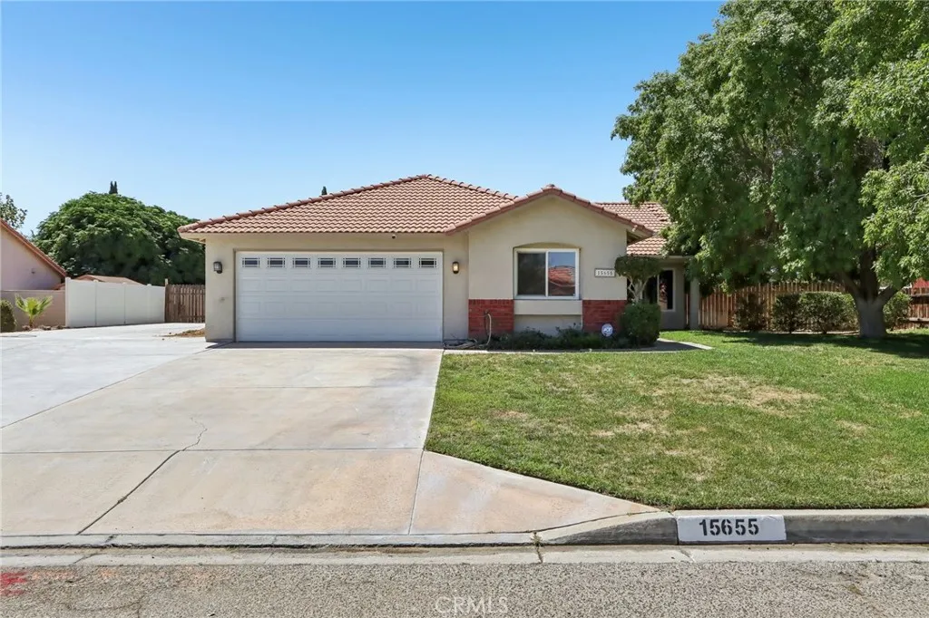 15655 Cheyenne, Hesperia, California 92345 — photo 4