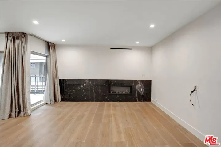 439 N Doheny Drive 204, Beverly Hills, California 90210 — photo 5
