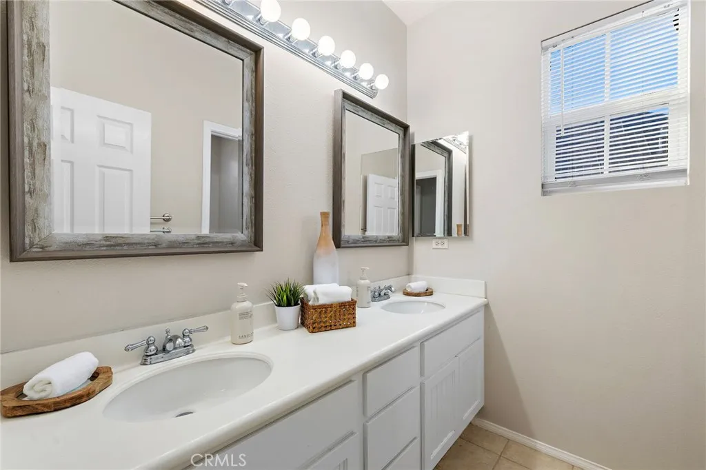 Upstairs bathroom