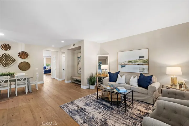 liiving room, dining room, mud space