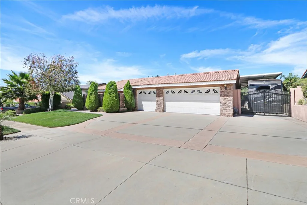 6192 Hellman Ave