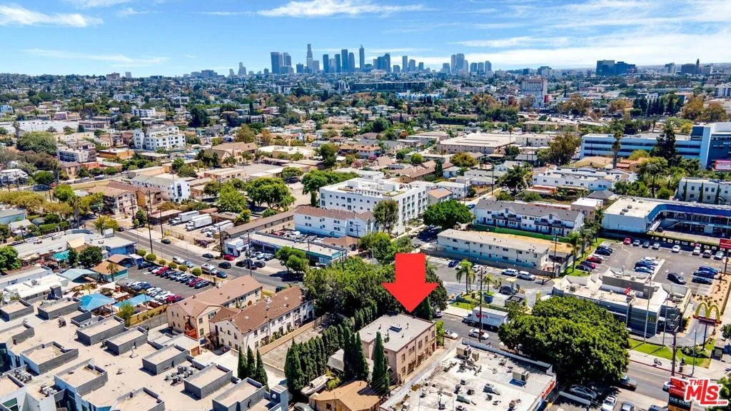 4149 Melrose Ave
