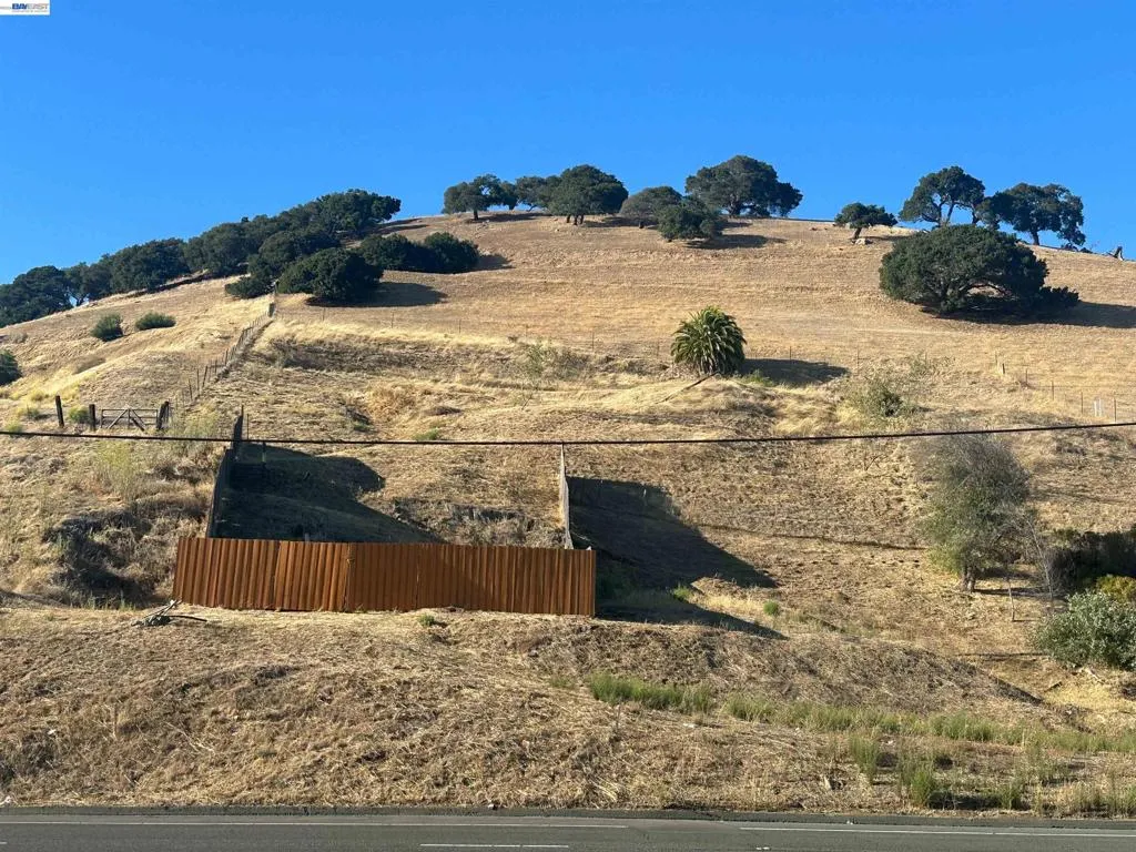 000 Mission Blvd