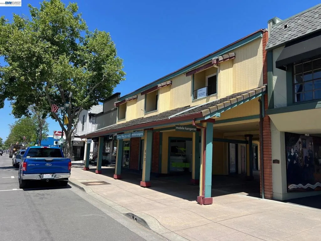 610 G Main St