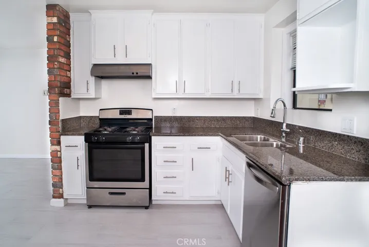 13271 Herron, Sylmar, California 91342 — photo 5