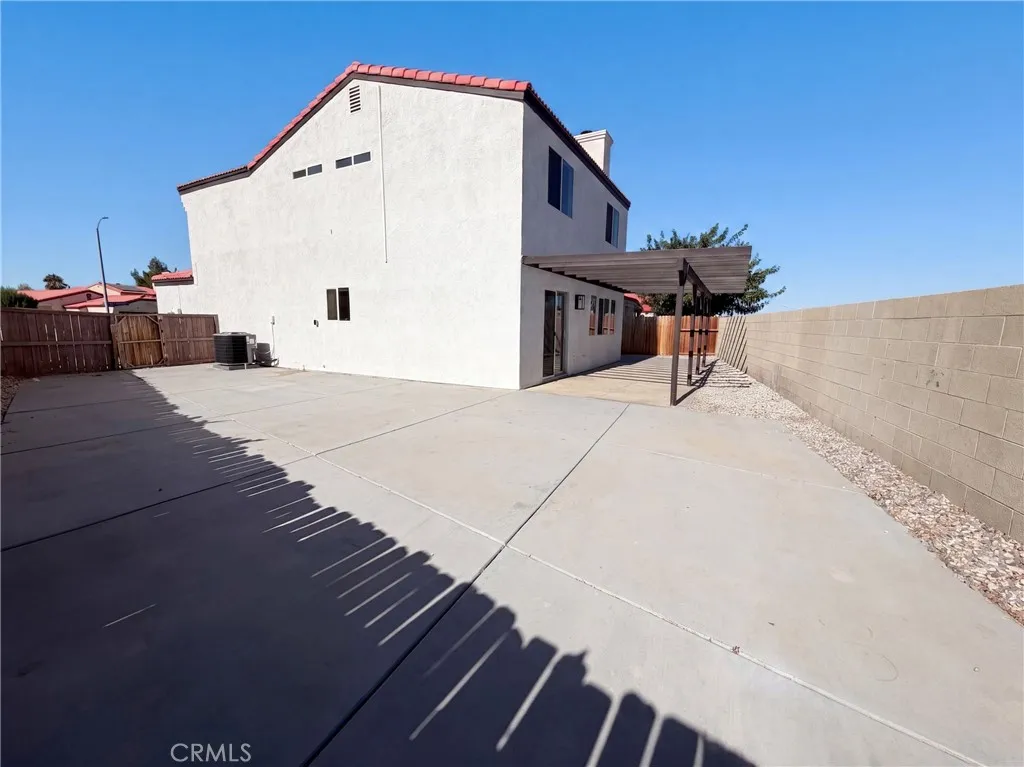 16960 Sorrento, Victorville, California 92395 — photo 5