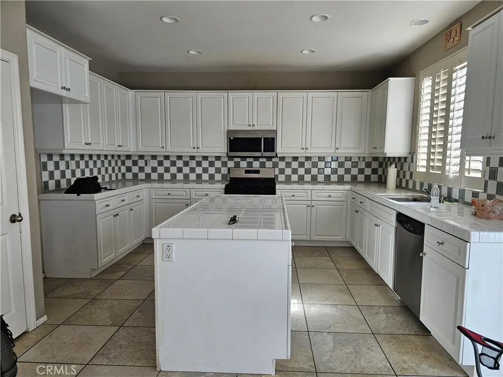 1331 Veronica Trail, Hemet, California 92545 — photo 5