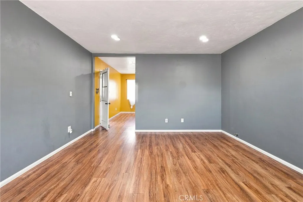 1437 W I, Wilmington, California 90744 — photo 4