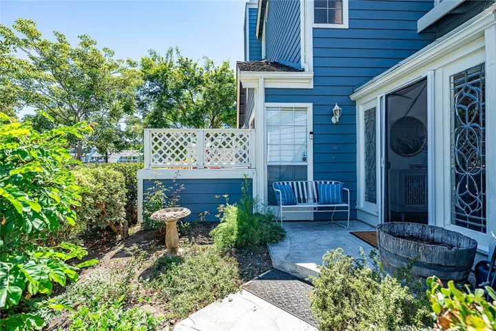 Large open entryway with a private patio entry plenty of room to plant your own garden
