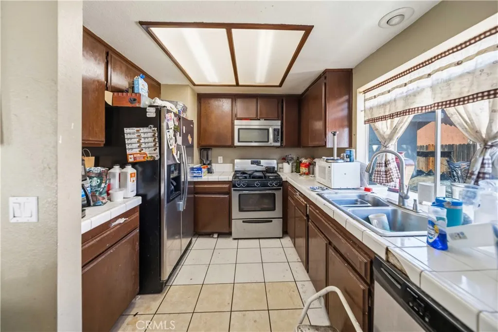 44440 Avenida Del Rio, Lancaster, California 93535 — photo 4