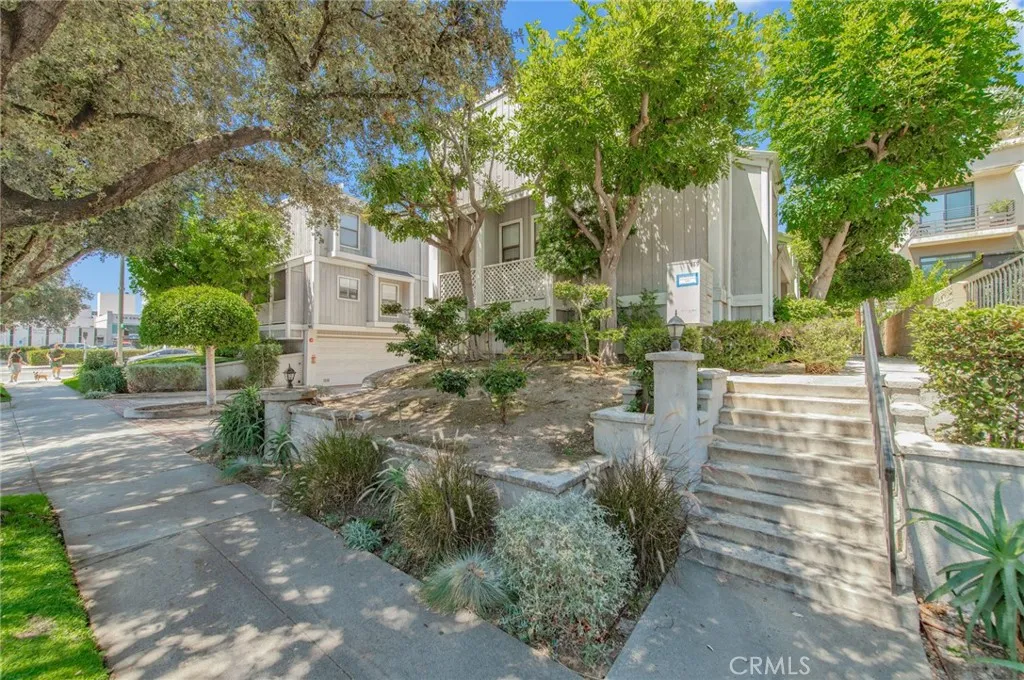 965 E Del Mar Blvd
