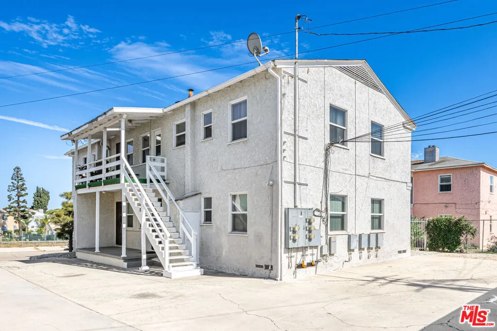 8207 Crenshaw Drive, Inglewood, California 90305 — photo 4