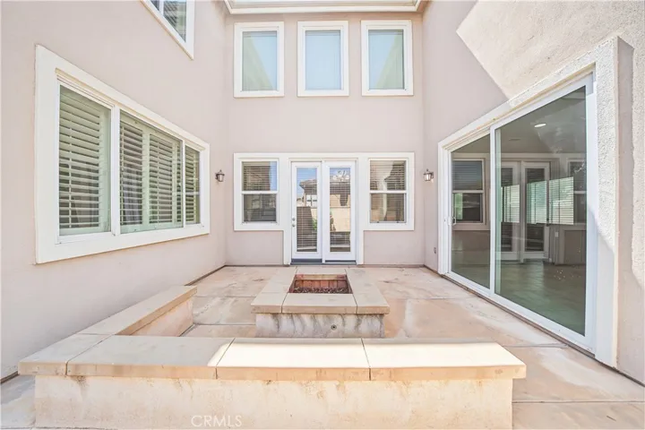 Court Yard /Patio
