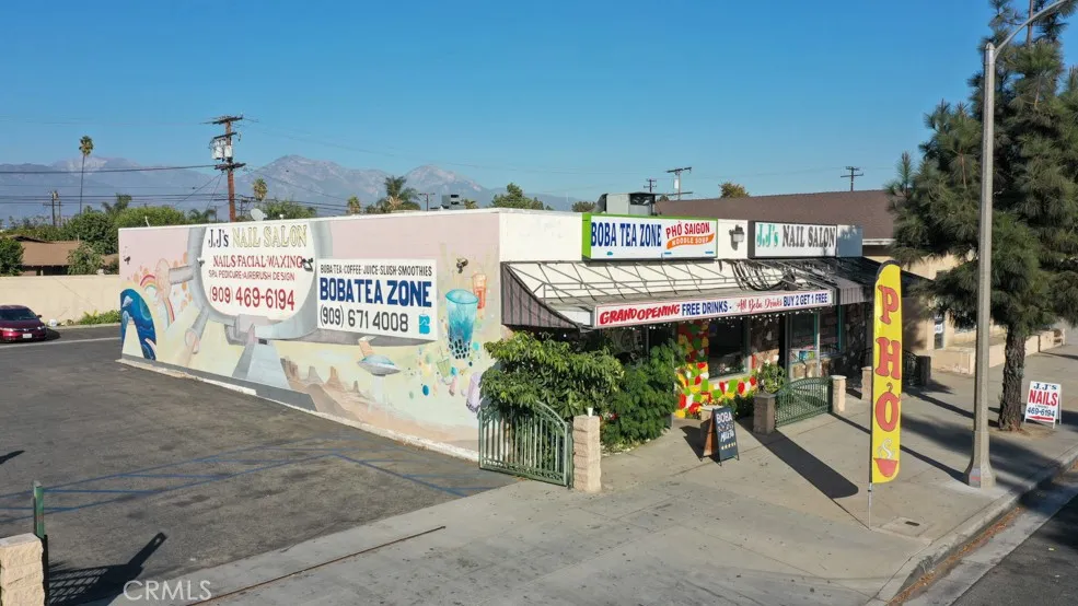 961 E Mission