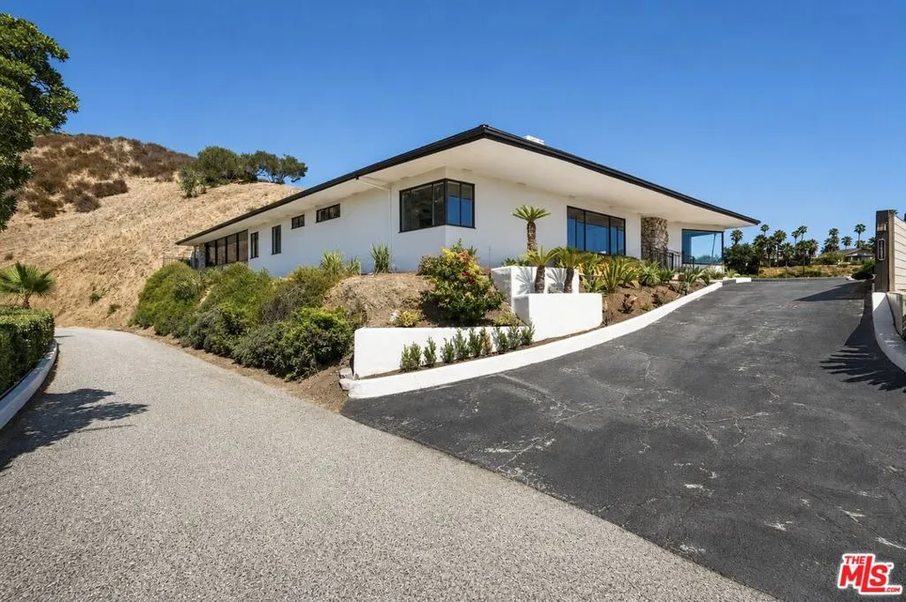1682 Larco Way