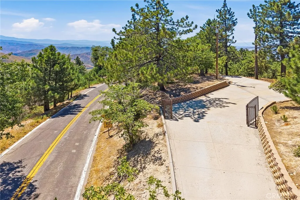 30954 Fredalba Road, Running Springs, California 92382 — photo 5