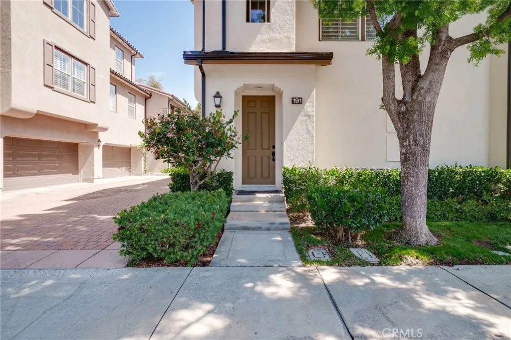 191 Lockford, Irvine, California 92602 — photo 4