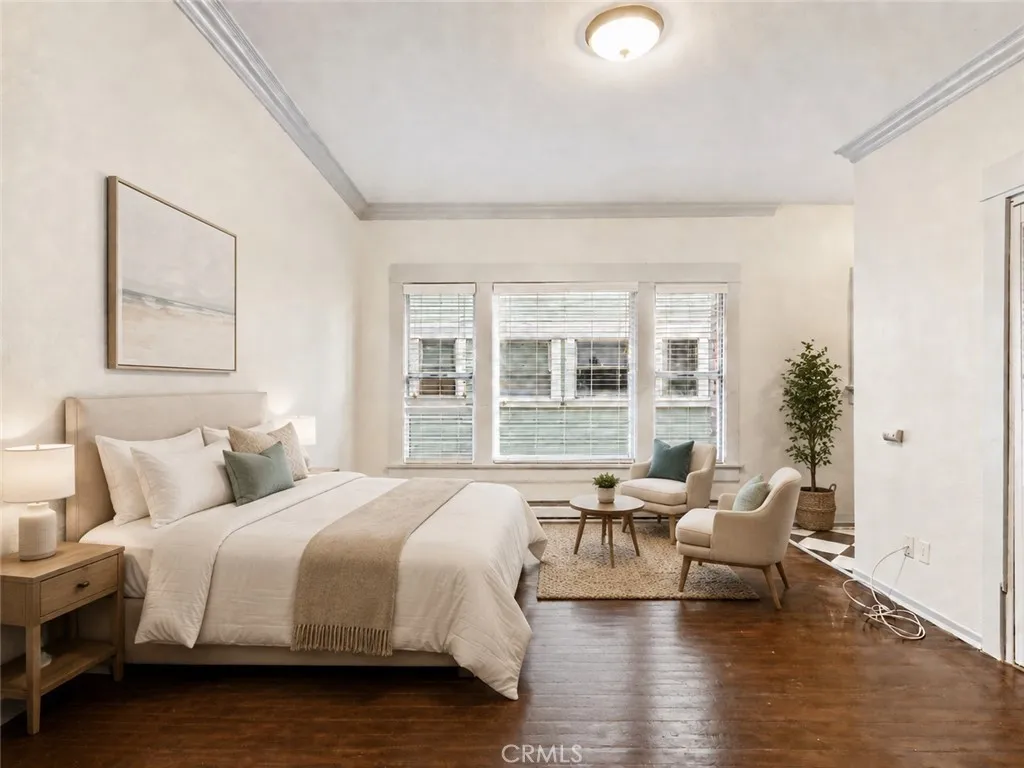 330 Cedar Ave