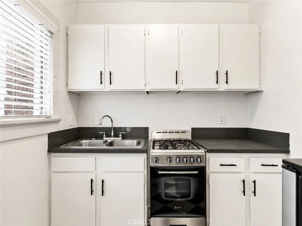 330 Cedar Avenue 104, Long Beach, California 90802 — photo 4