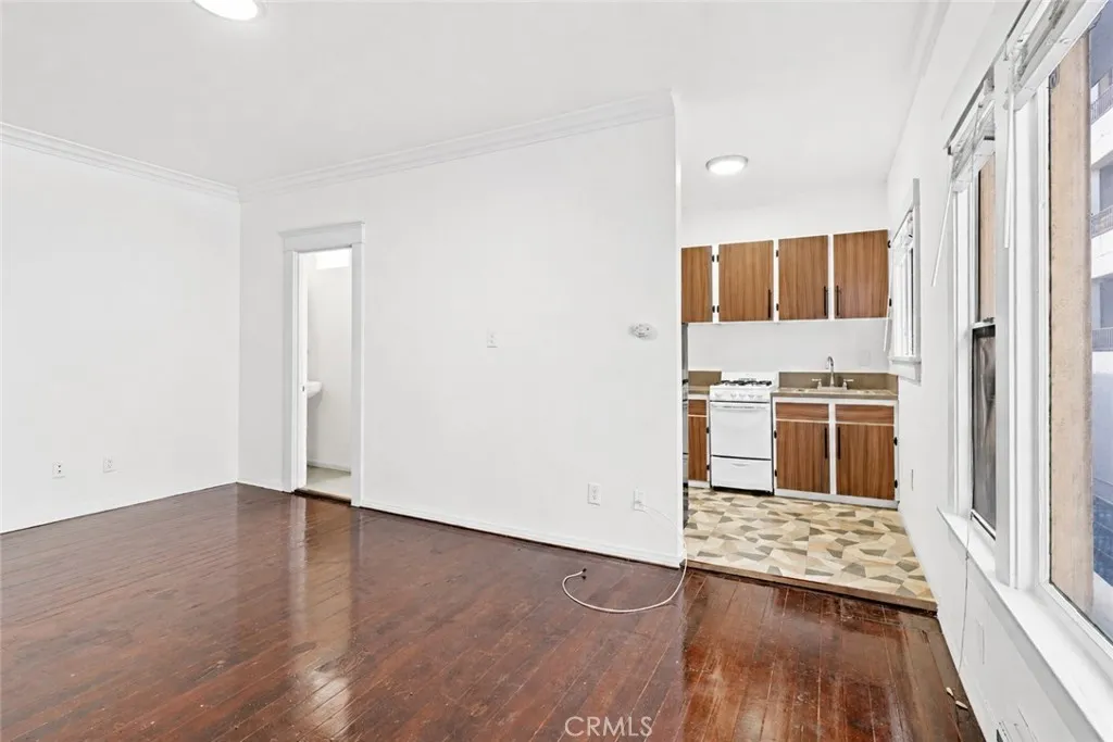 330 Cedar Ave
