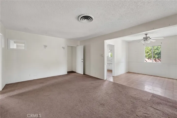 Back Unit-Living Room