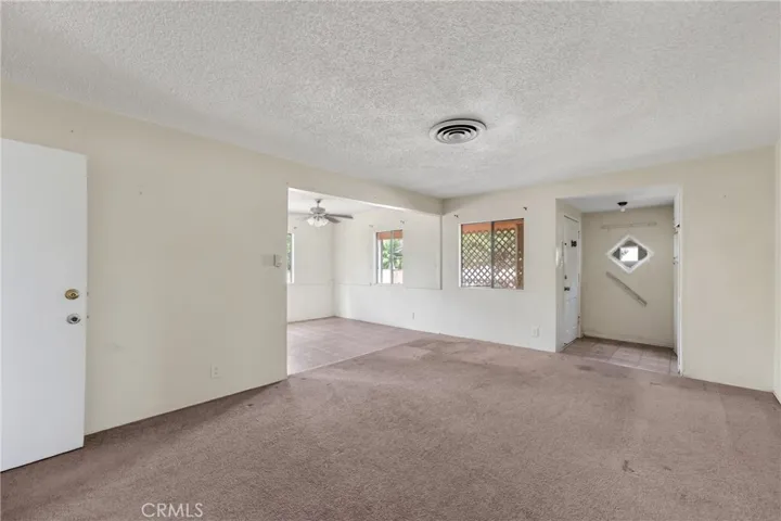 Back Unit-Living Room